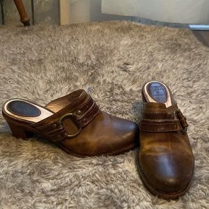 FRYE CLOGS WITH BUCKLE